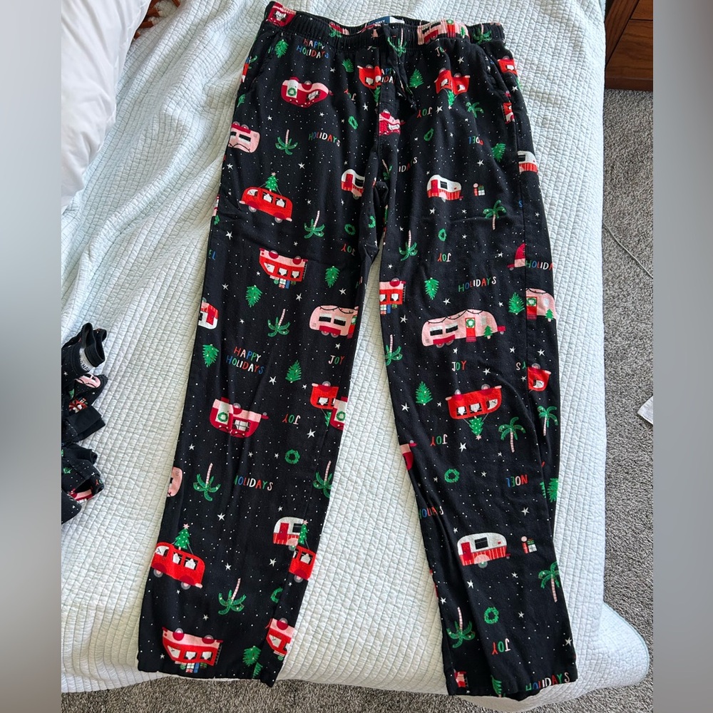 Old Navy Black & Red Pajama Bottoms Festive “Roam for the Holidays”
